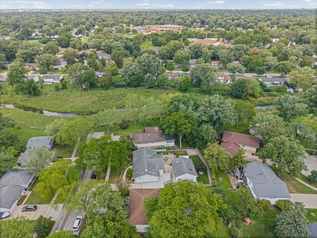 Photo of 933 Webster Lane