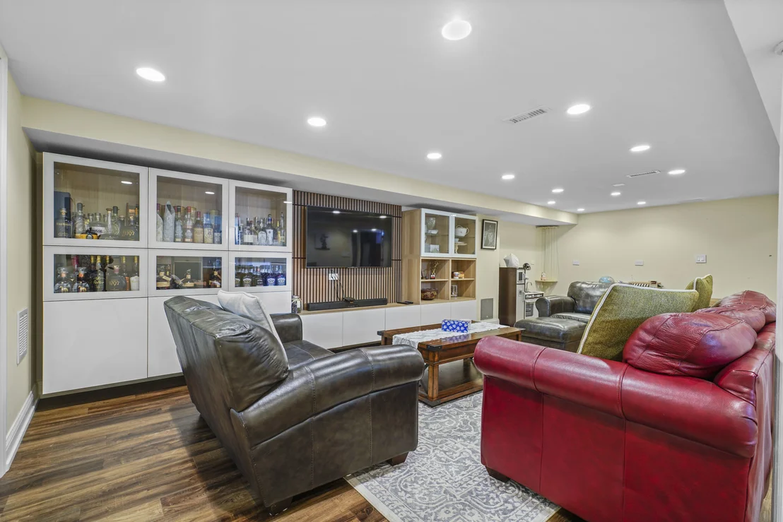 Photo of 421 Vassar Lane