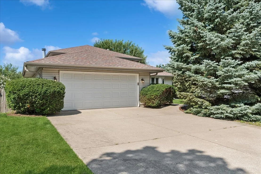 Photo of 6911 Manchester Drive