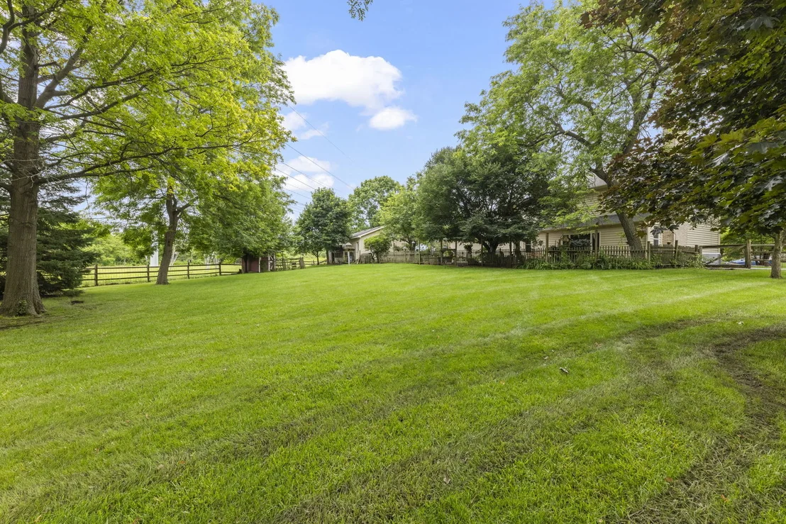 Photo of 8S765 Singletree Lane