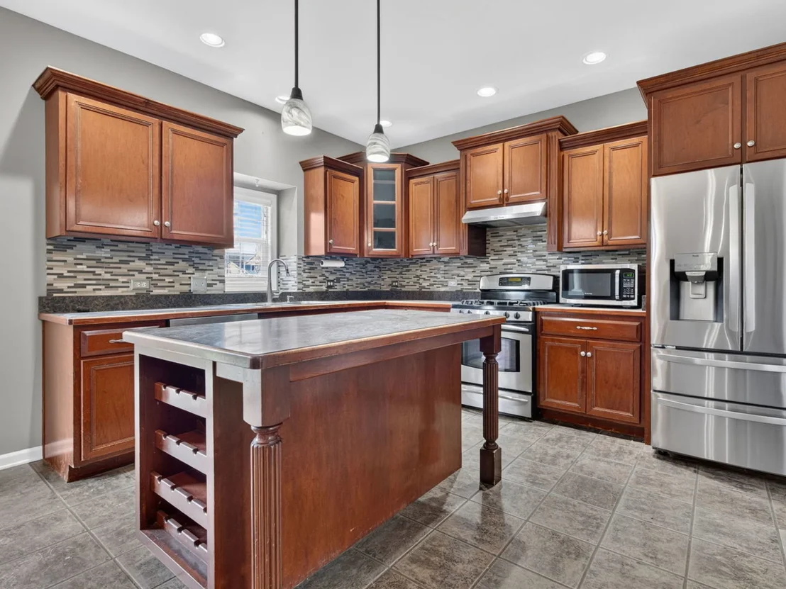 Photo of 1010 Heritage Drive