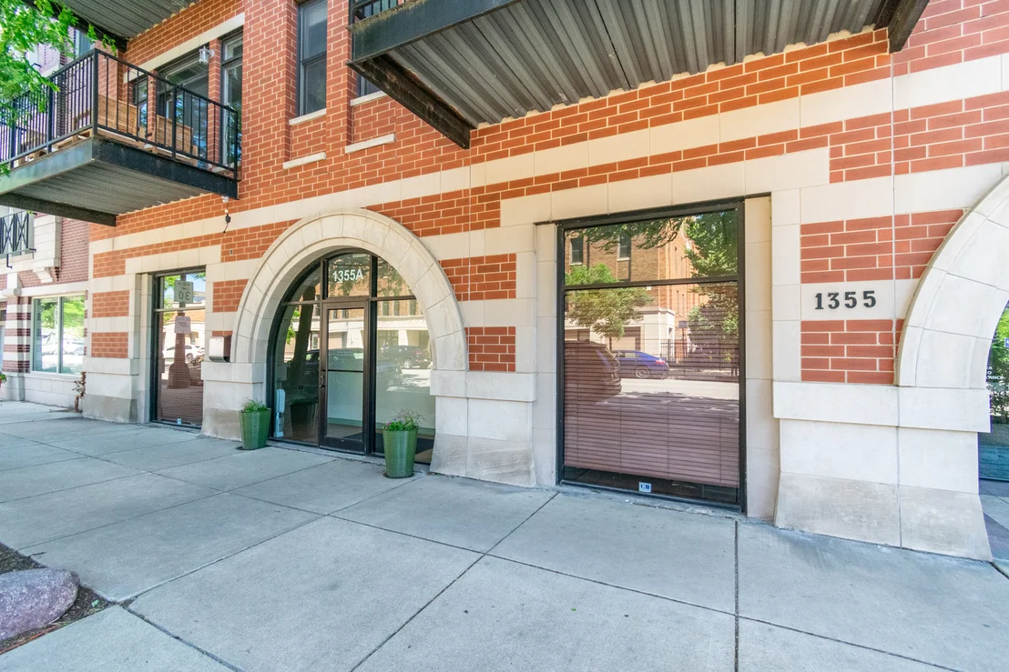 Photo of Unit 1 at 1355 W Washington Boulevard