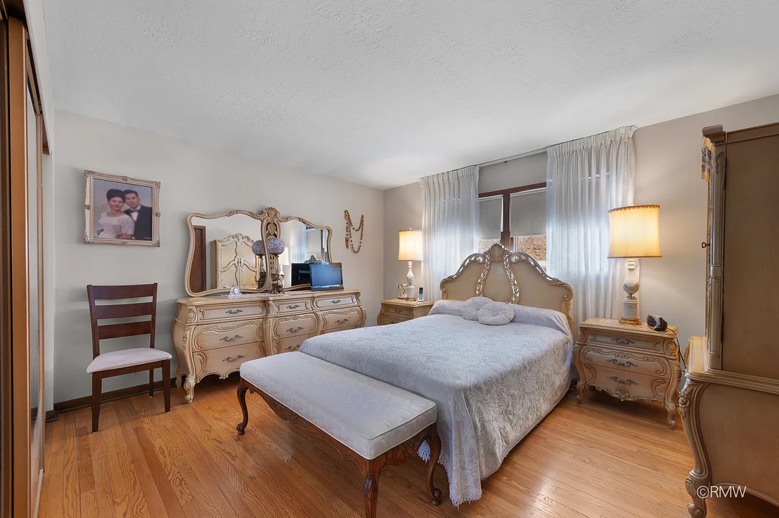 Photo of 1306 W BYRON Avenue
