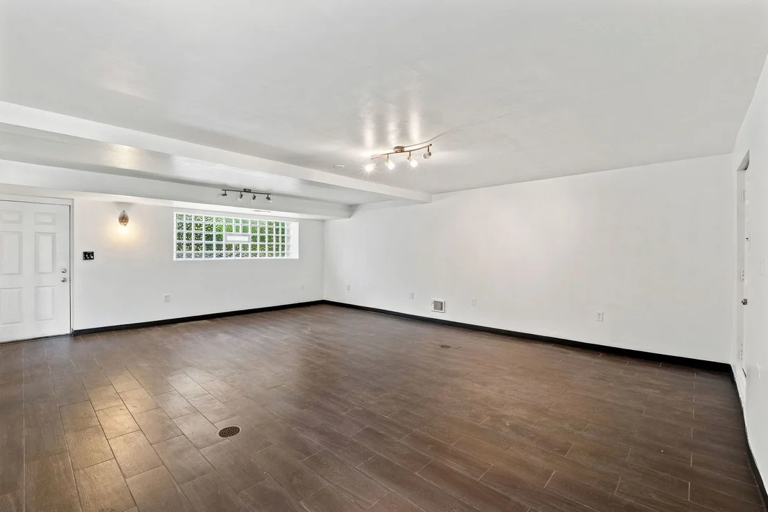 Photo of 624 Brookwood Drive