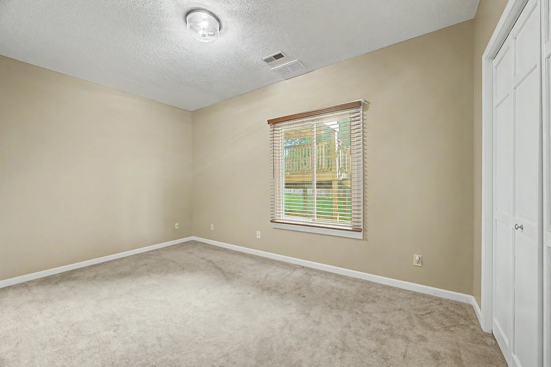 Photo of 1202 Kenneth Drive