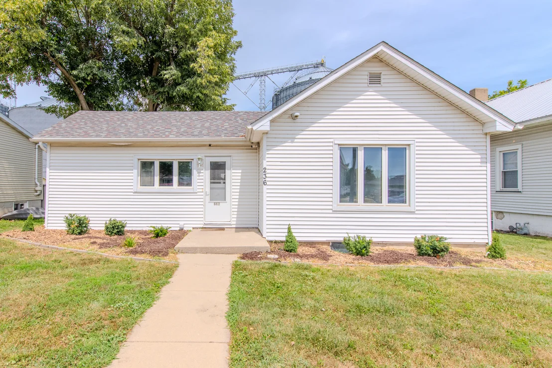 Photo of 236 W Johnson Street