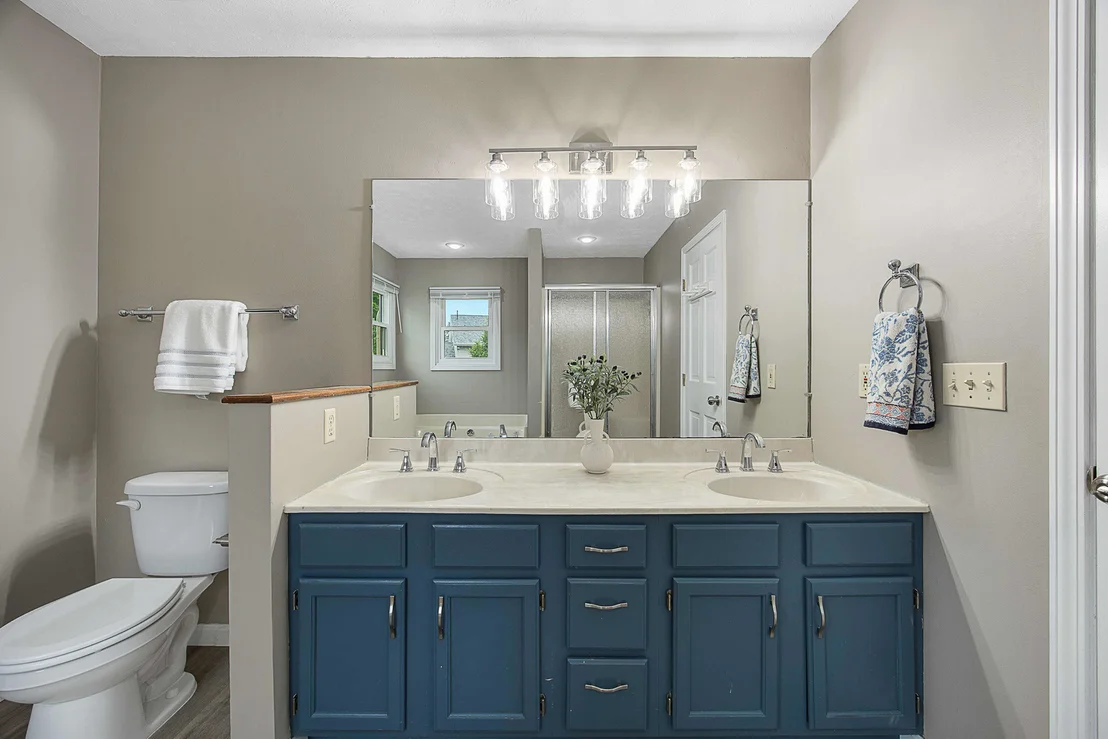 Photo of 1202 Kenneth Drive