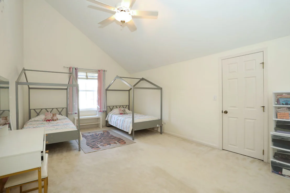 Photo of 1335 Laurel Oaks Drive