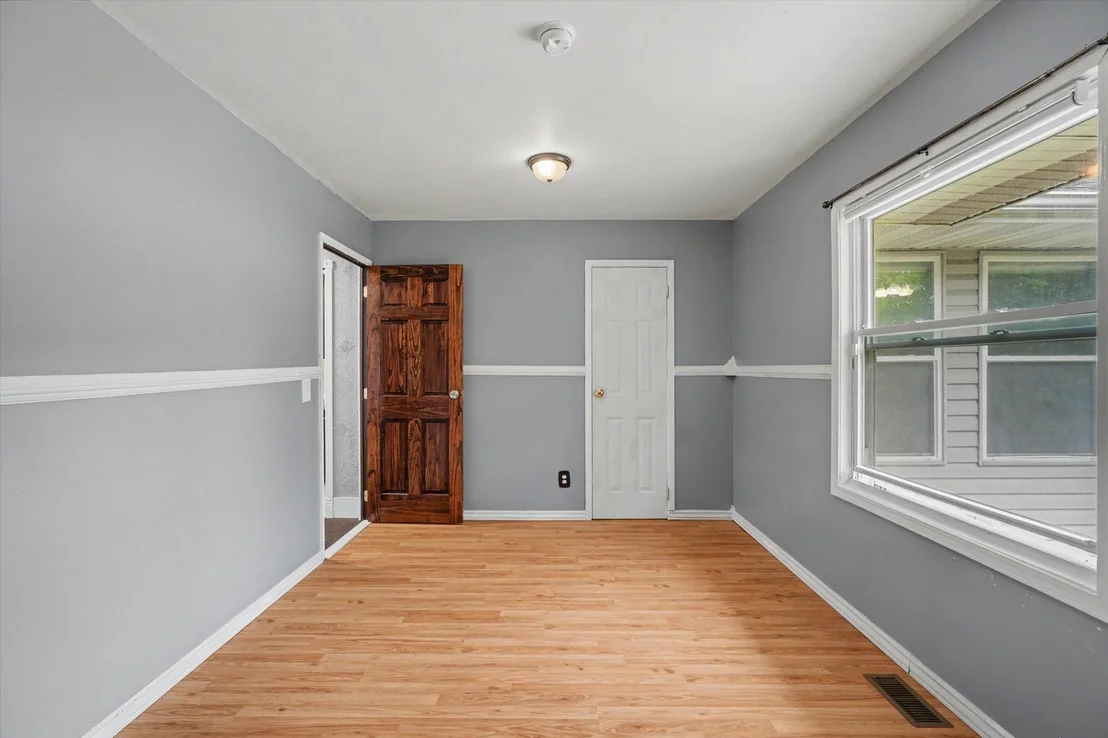 Photo of 904 Fairoaks Drive