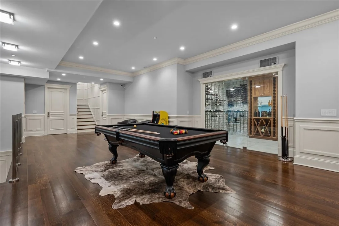 Photo of 677 Sheridan Road