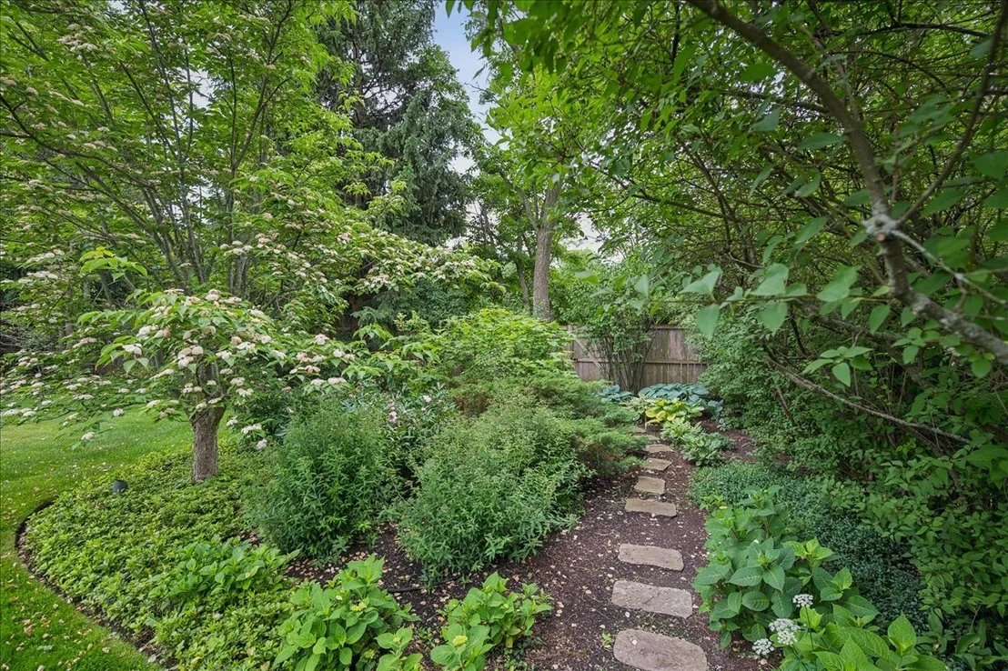 Photo of 920 Pine Tree Lane