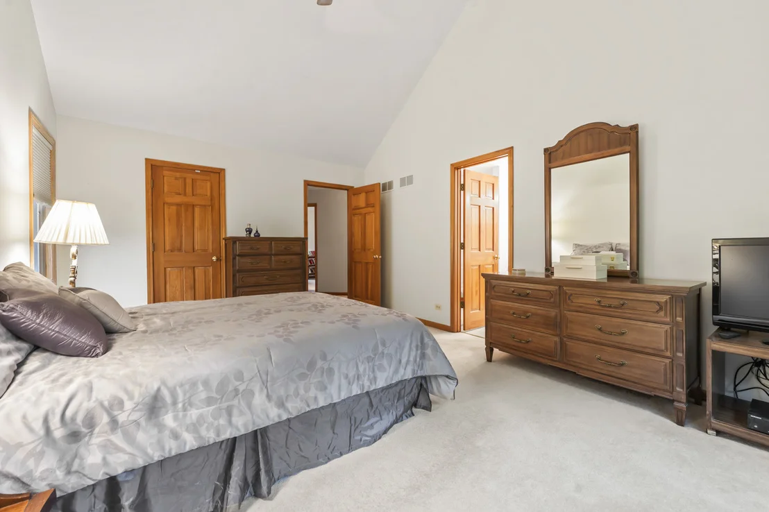Photo of 1155 Charter Oaks Drive