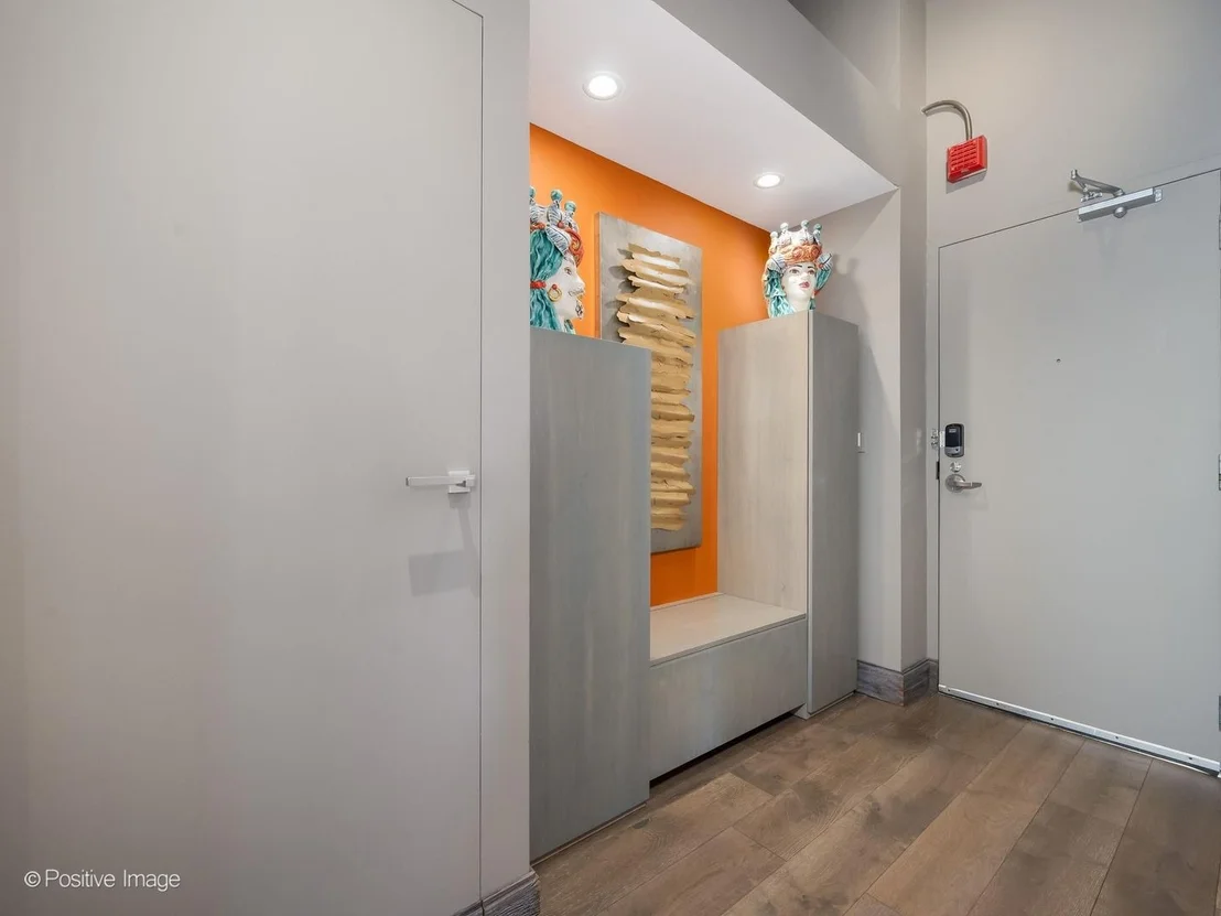 Photo of Unit 607 at 701 W Jackson Boulevard