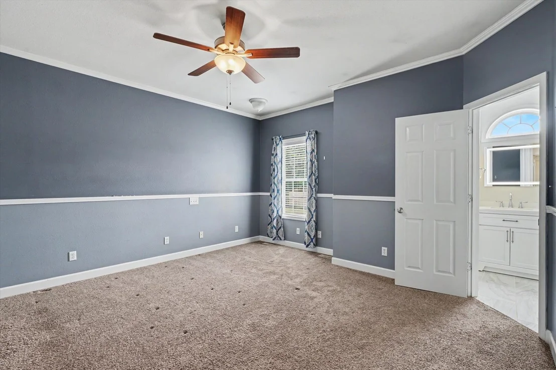 Photo of 1203 EDGEVIEW Drive