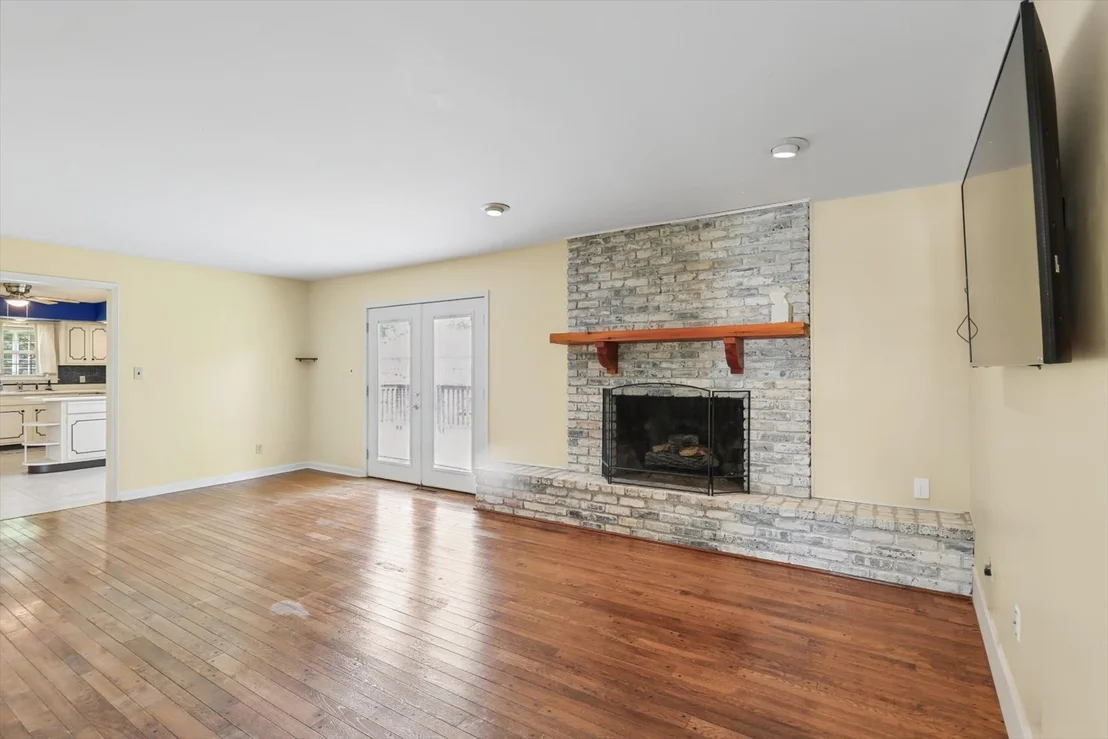 Photo of 2118 Bristol Road