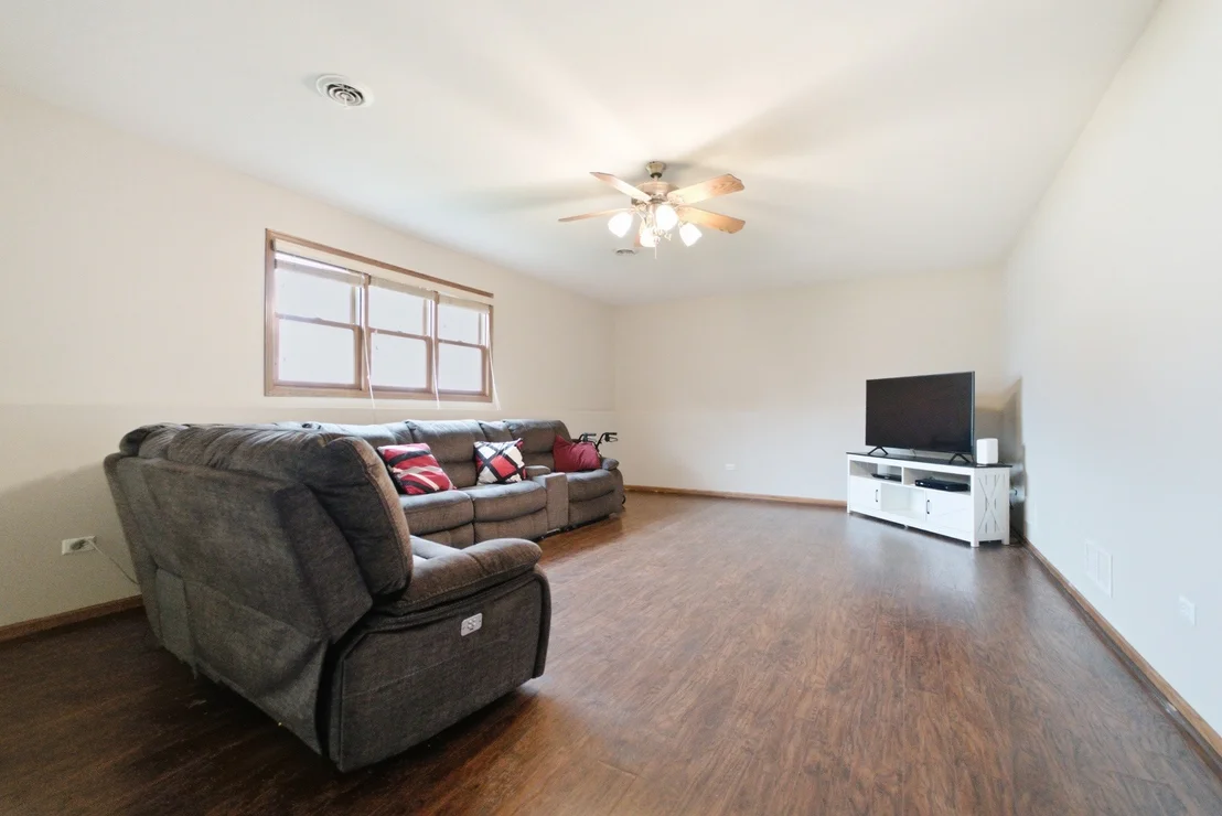 Photo of 1375 E Cap Circle
