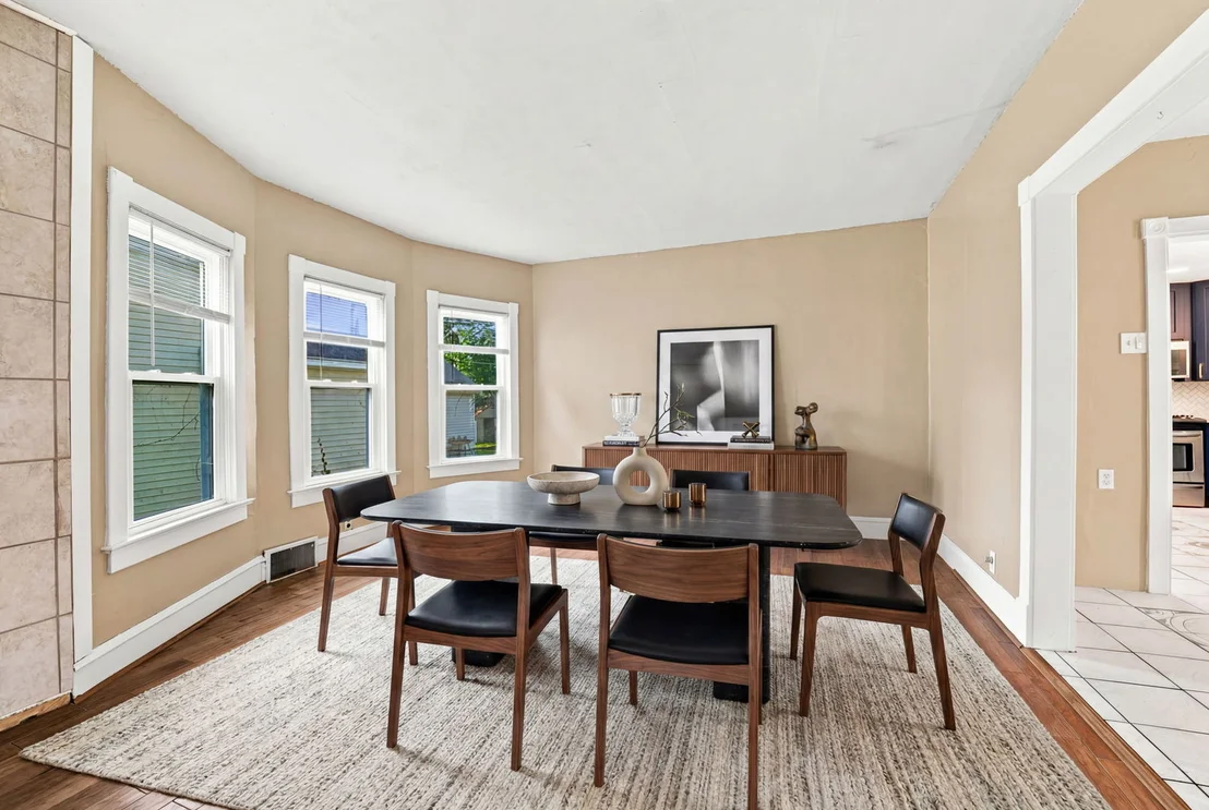 Photo of 111 W Delaware Street