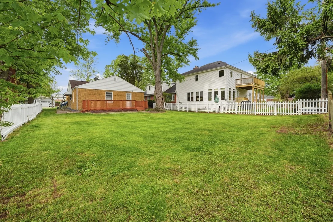 Photo of 306 W Lonnquist Boulevard
