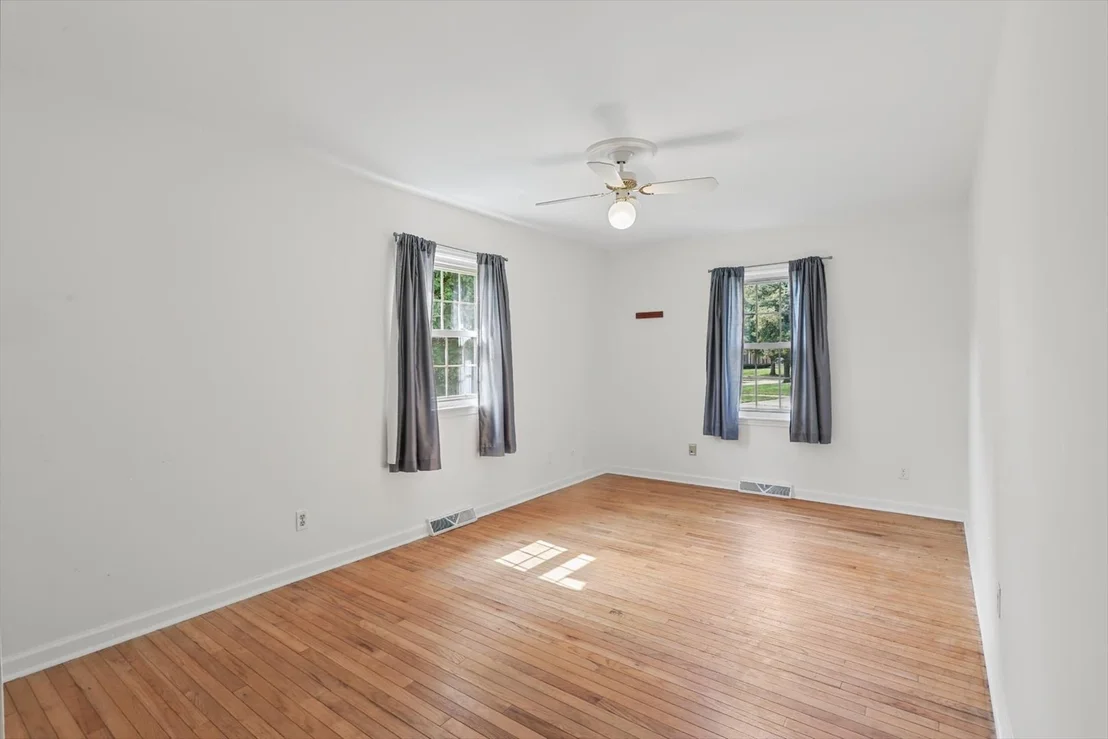 Photo of 2118 Bristol Road