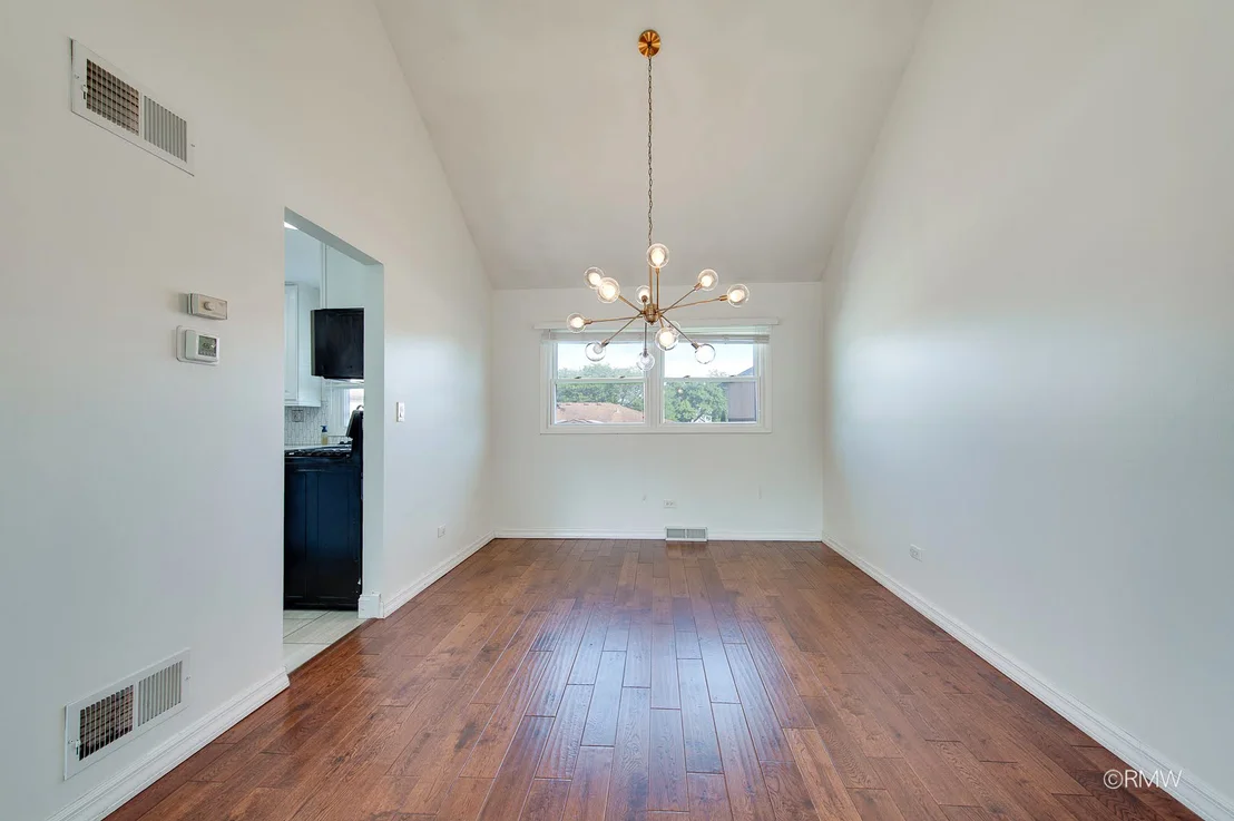 Photo of 1233 N Hickory Trail