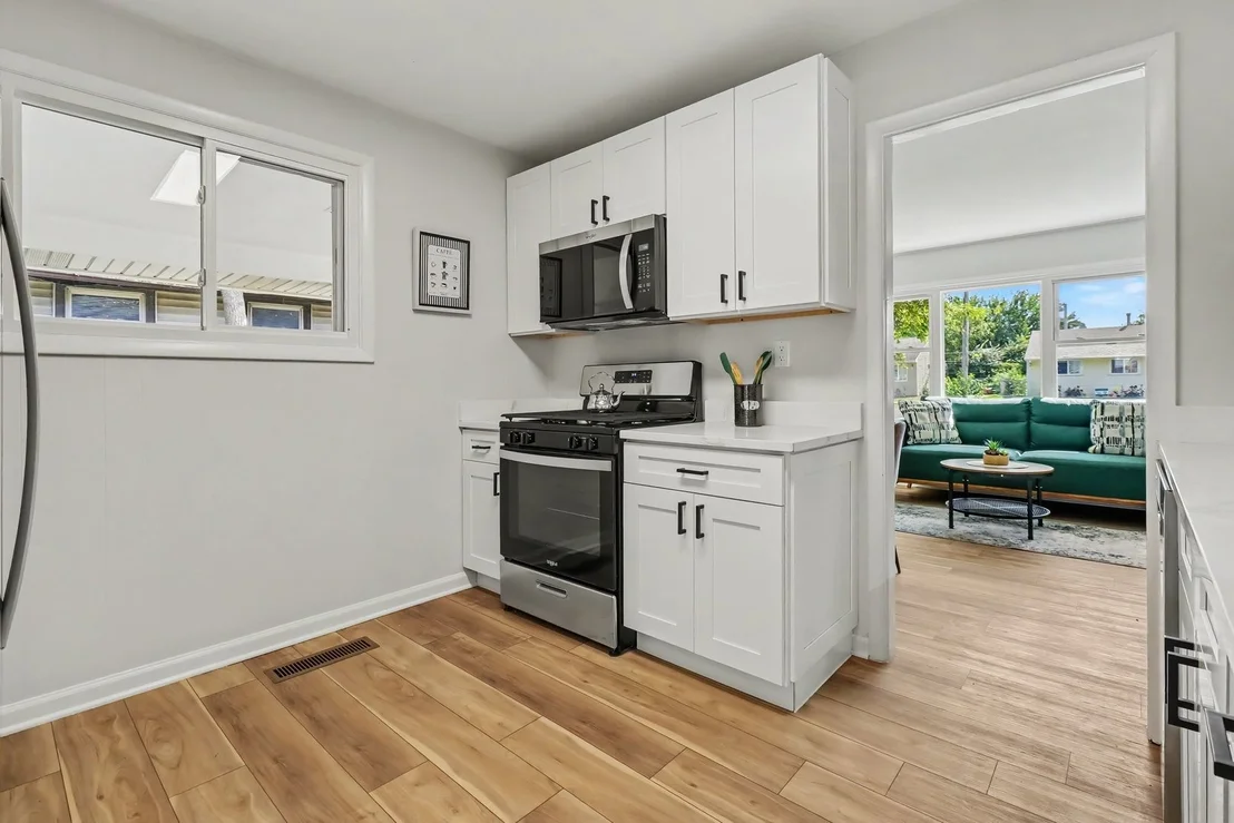 Photo of 2313 Benedict Avenue