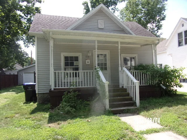 Photo of 810 W Mill Street