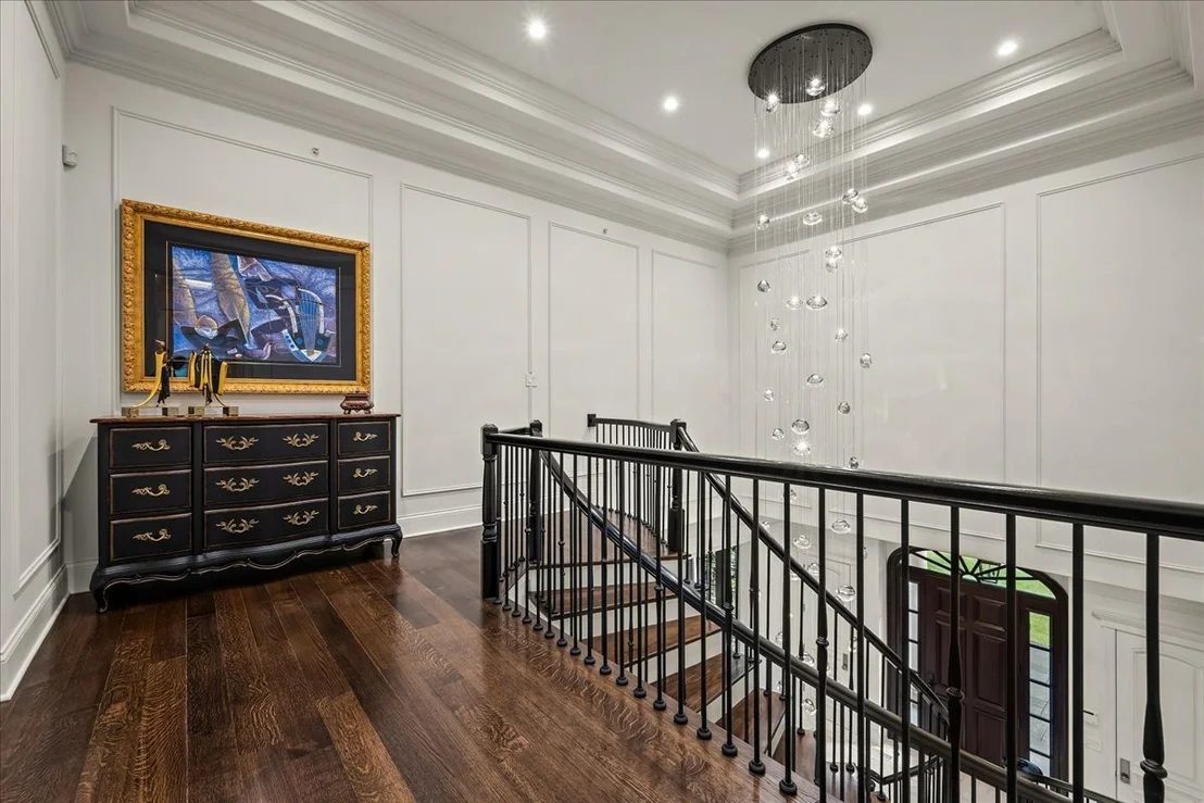 Photo of 677 Sheridan Road