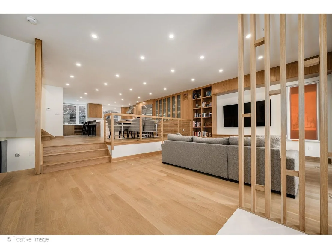 Photo of 1307 N Sutton Place