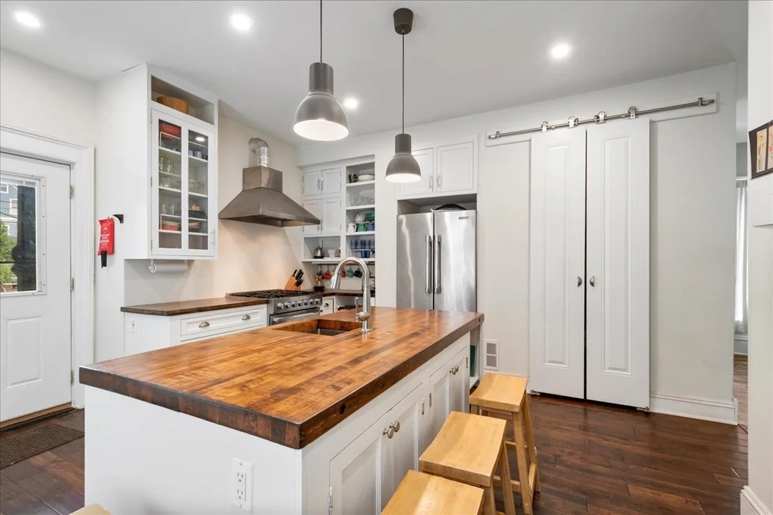 Photo of 1621 Florence Avenue
