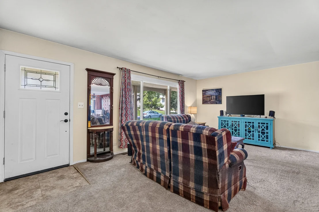 Photo of 140 Tamarack Drive