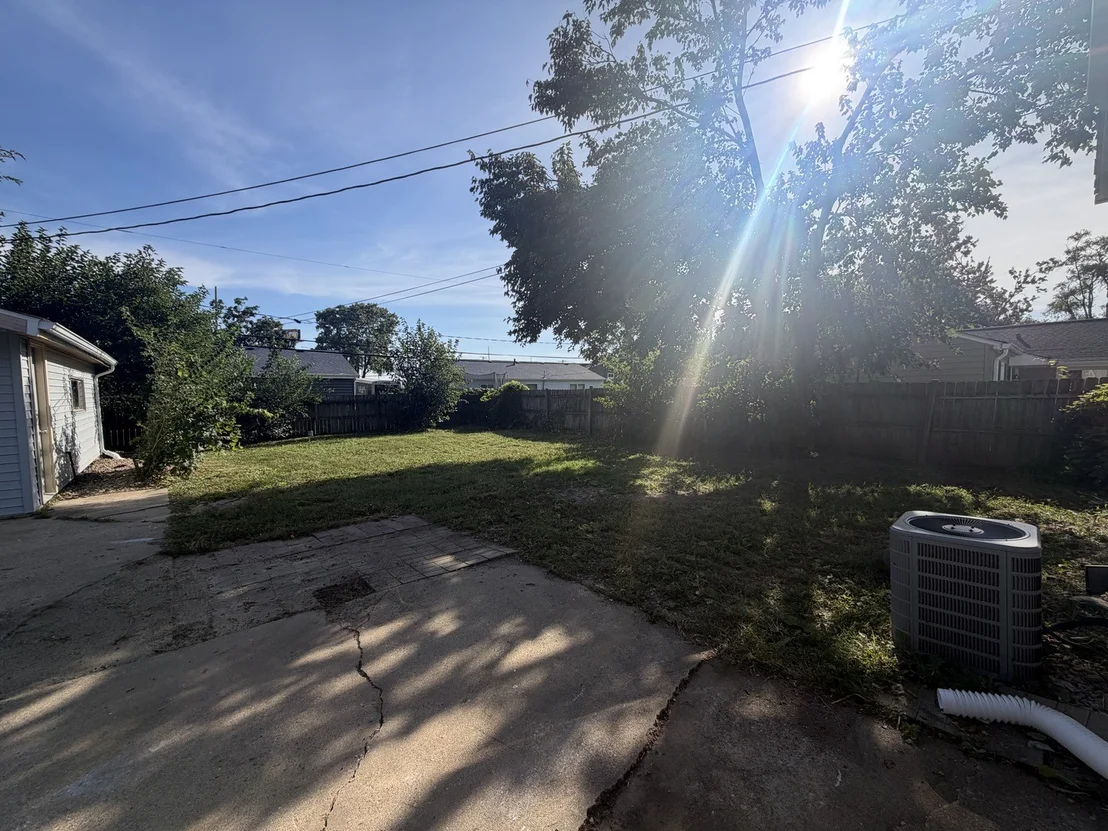Photo of 547 Redwood Road