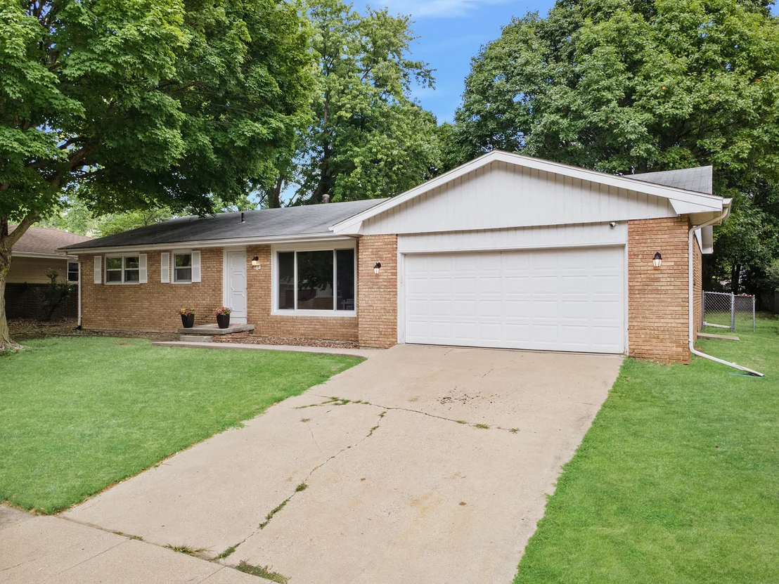 Photo of 210 Arlington Drive
