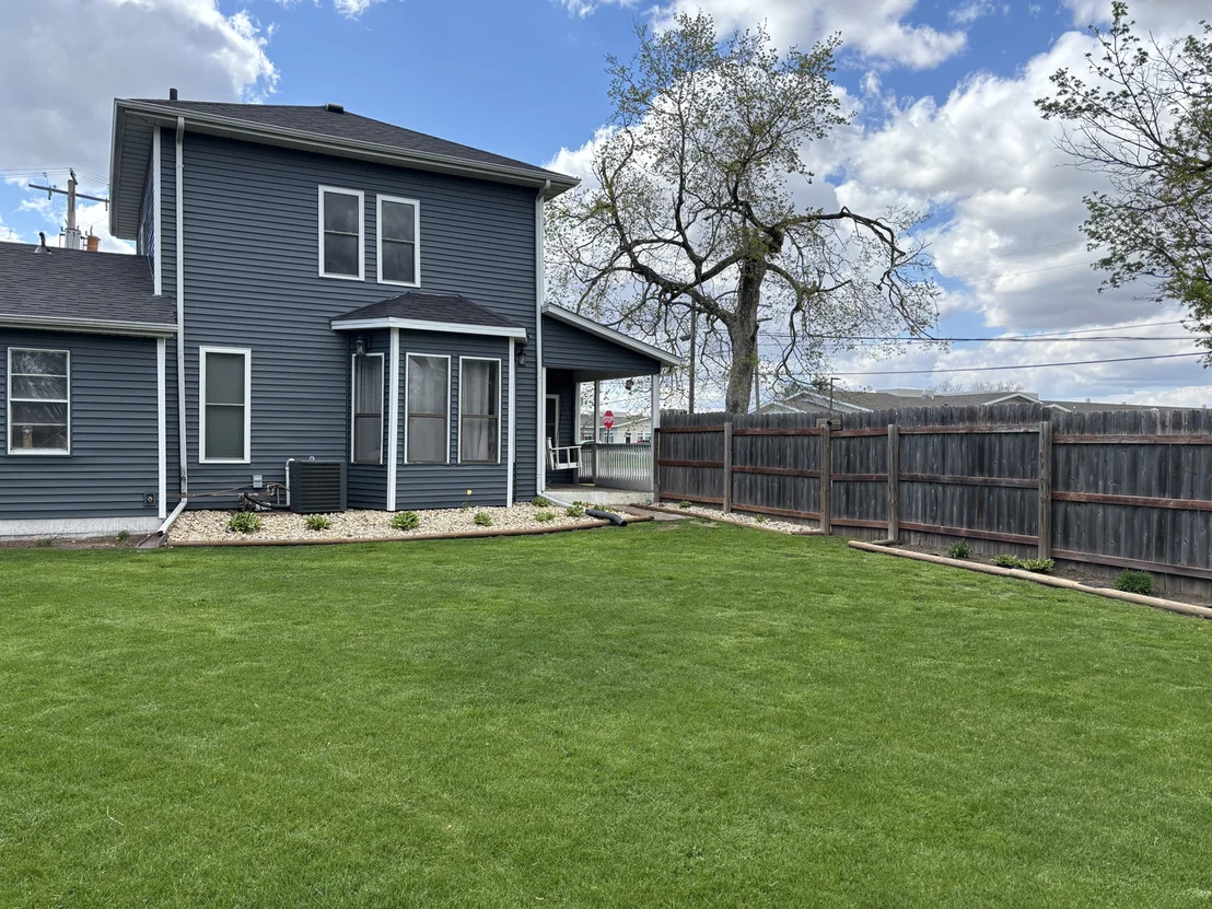 Photo of 732 W 2ND Street