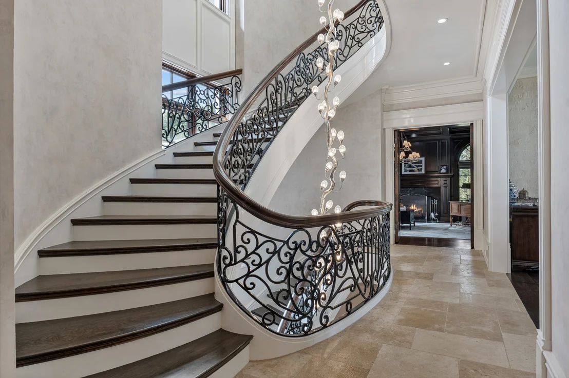 Photo of 595 Circle Lane