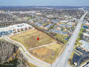 Photo of 1S625 Oakbrook Lake