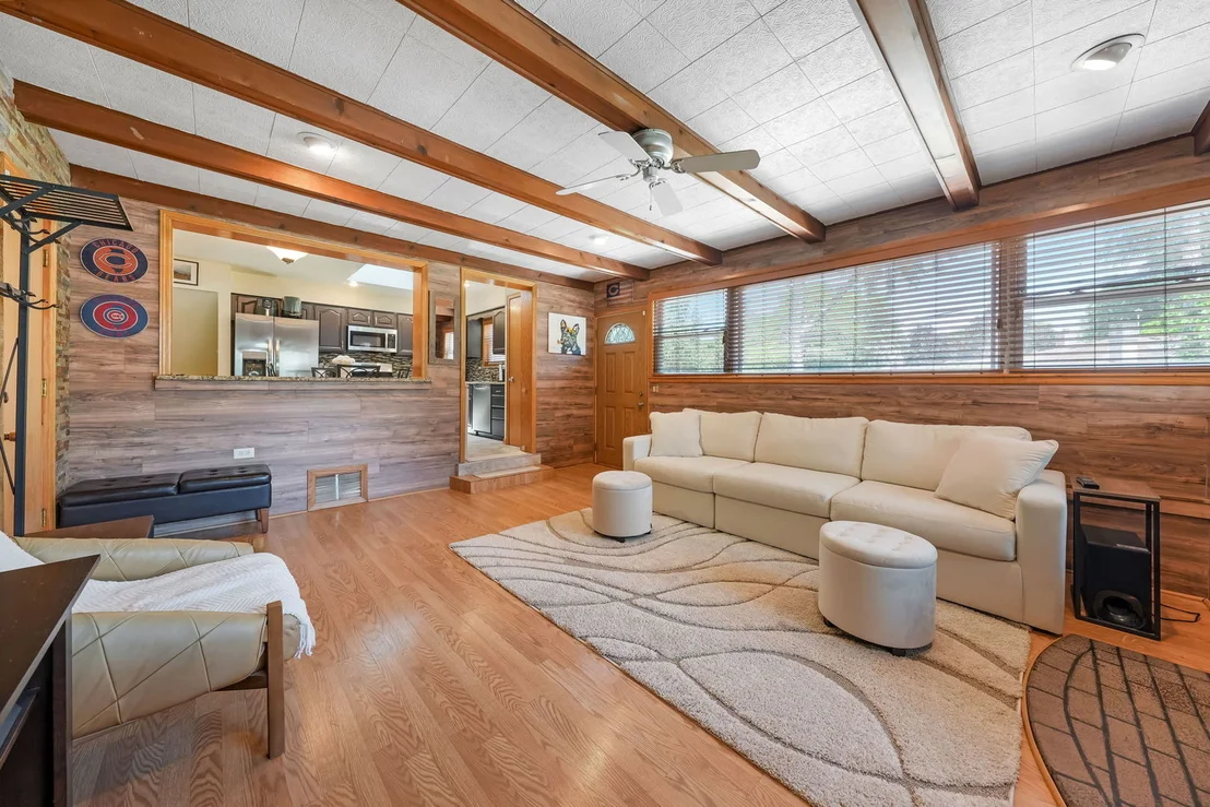 Photo of 513 W Division Street