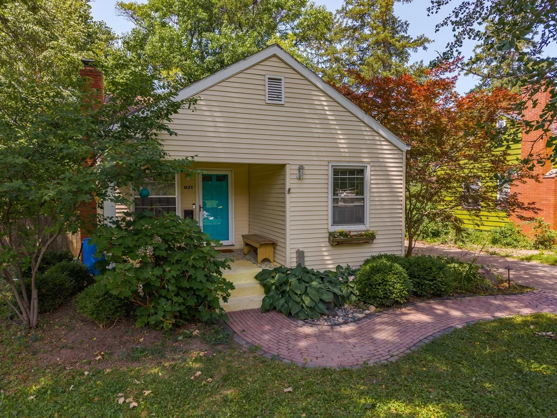 Photo of 821 Normal Avenue
