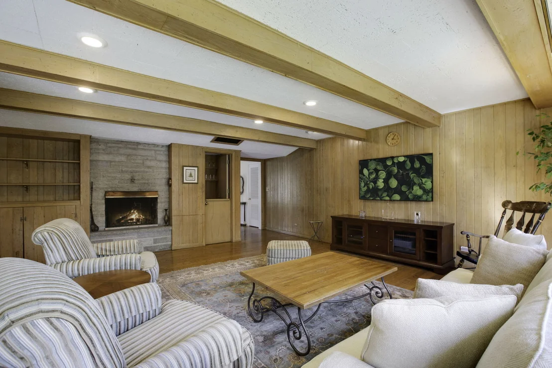 Photo of 835 Timberline Drive