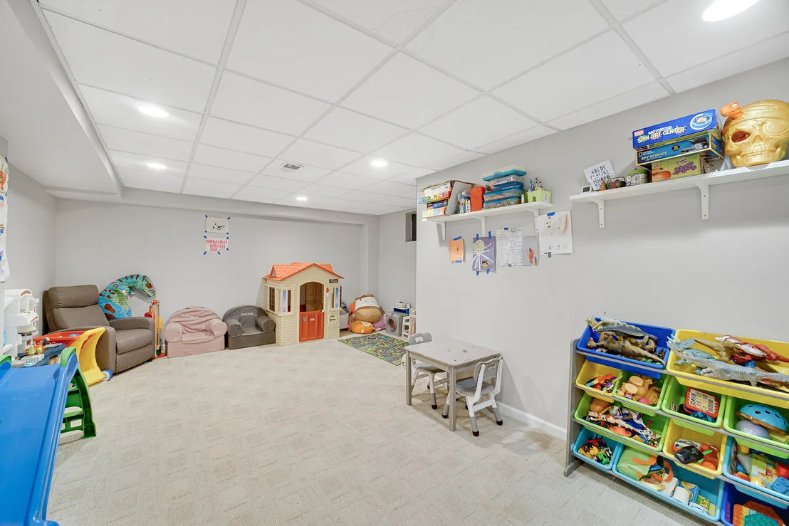 Photo of 9054 Forestview Road