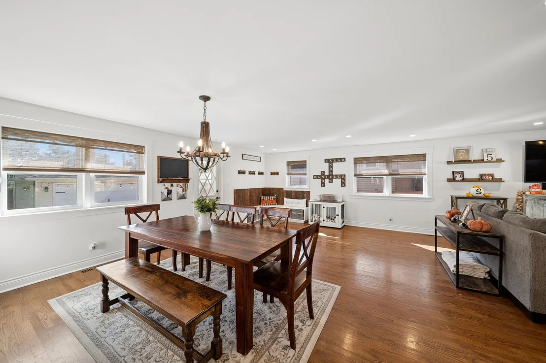 Photo of 9043 Bartlett Avenue