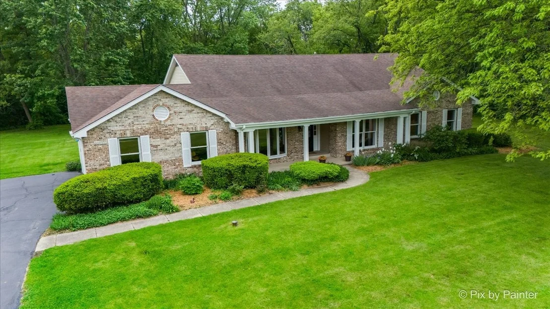 Photo of 39W889 Deer Run Drive