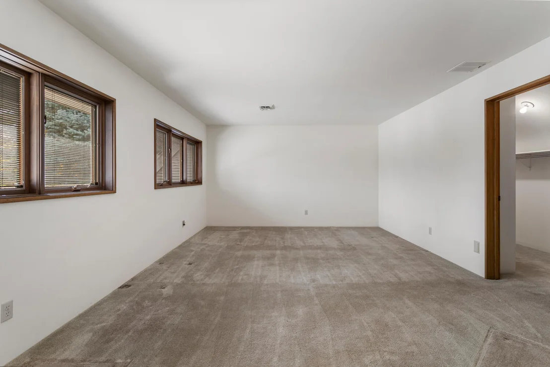 Photo of 4002 Lakepoint Road