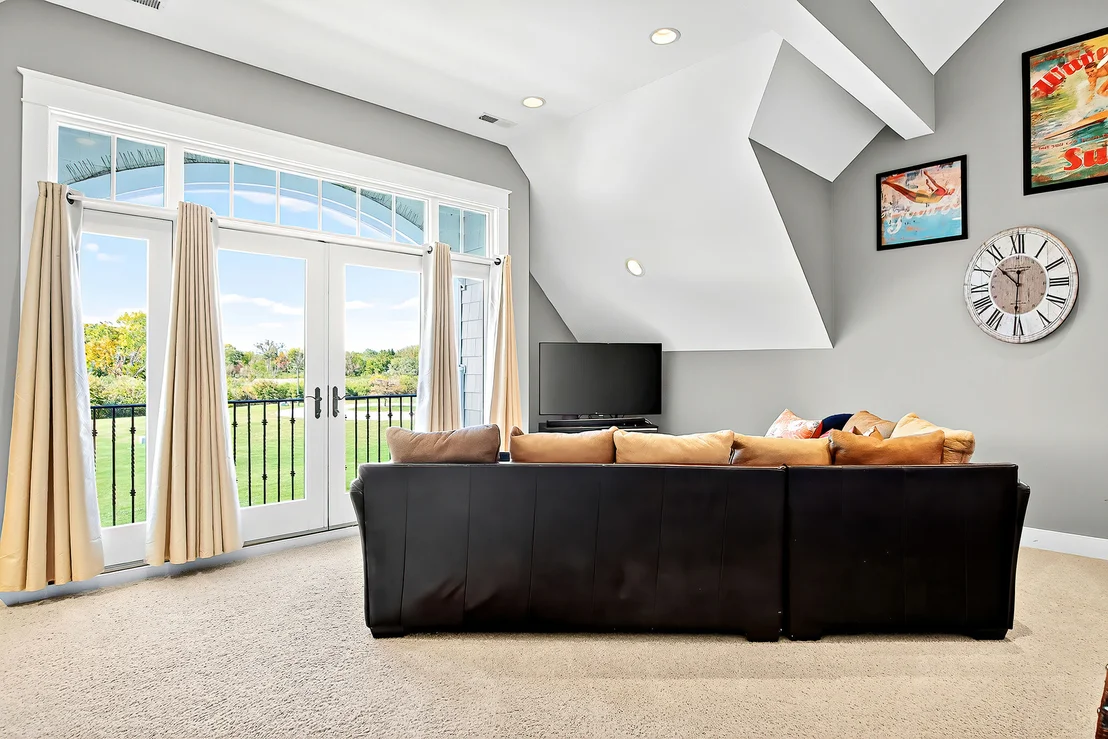 Photo of 820 Peninsula Drive