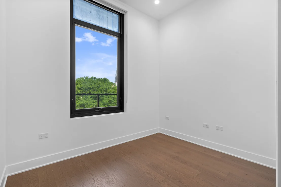 Photo of Unit 406 at 6 N Bishop Street