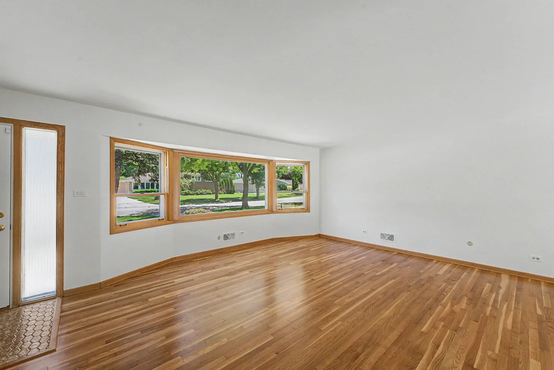 Photo of 332 Crescent Drive