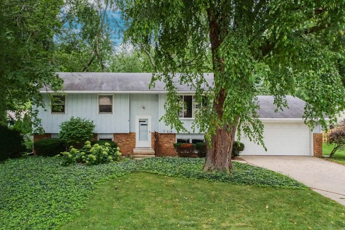 Photo of 109 S Bone Drive