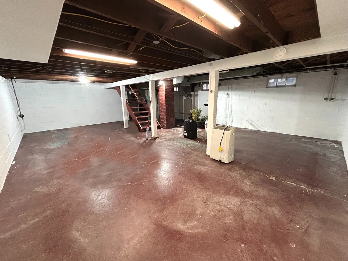 Photo of 822 Douglas Street
