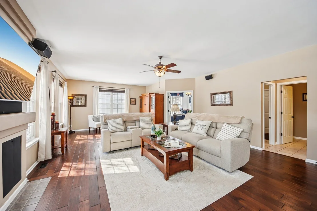 Photo of 1195 Hadley Circle
