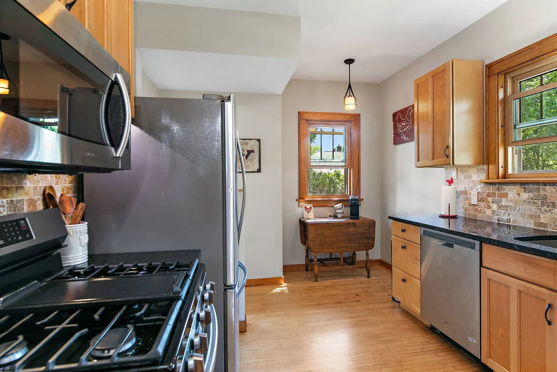 Photo of 909 Augusta Avenue