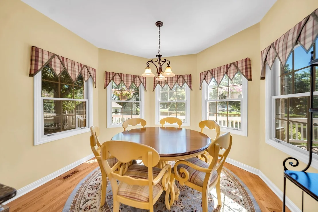 Photo of 1233 Eagle Crest Drive
